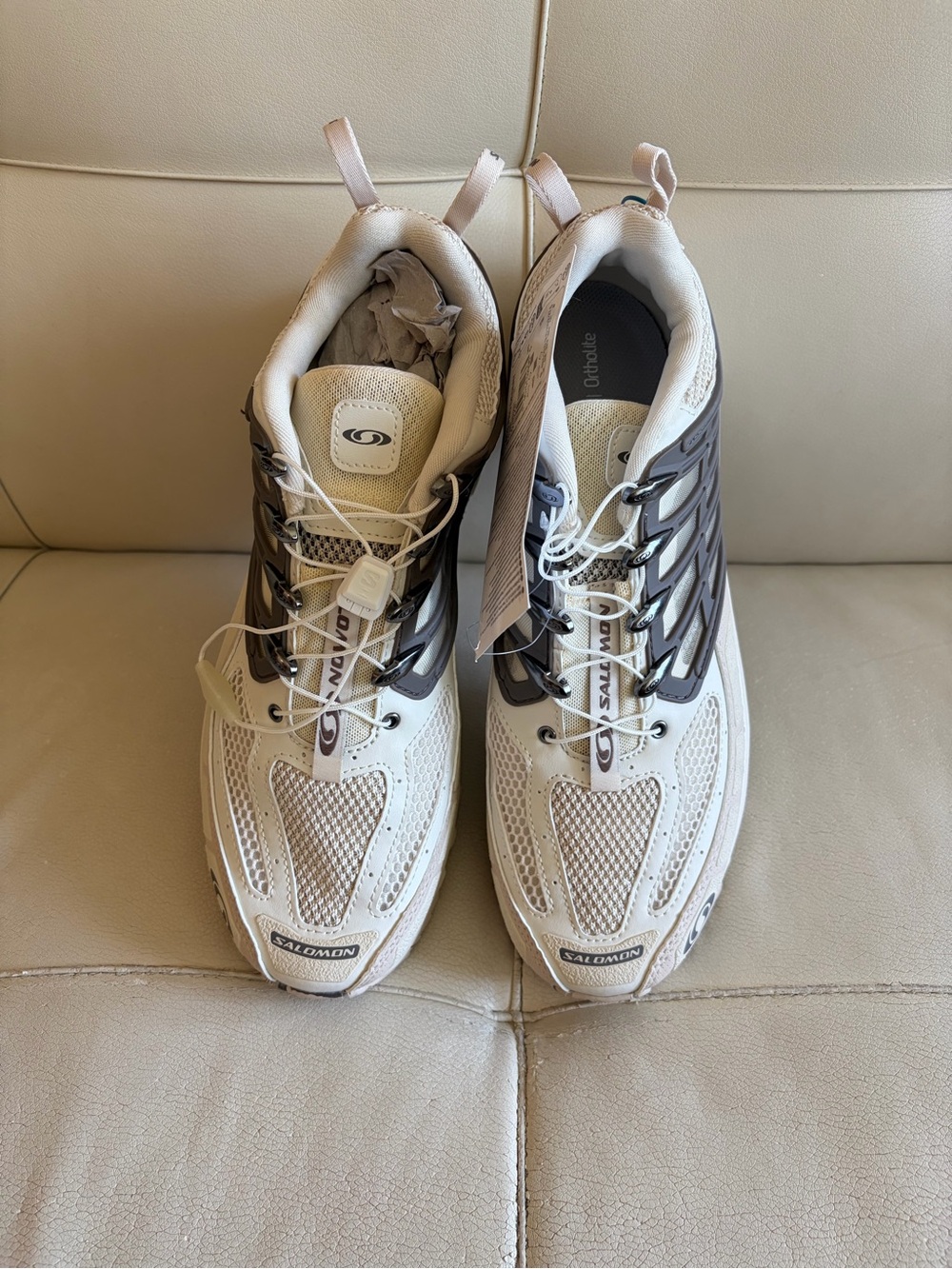 Salomon Men’s White and Gray Trail Running Shoes